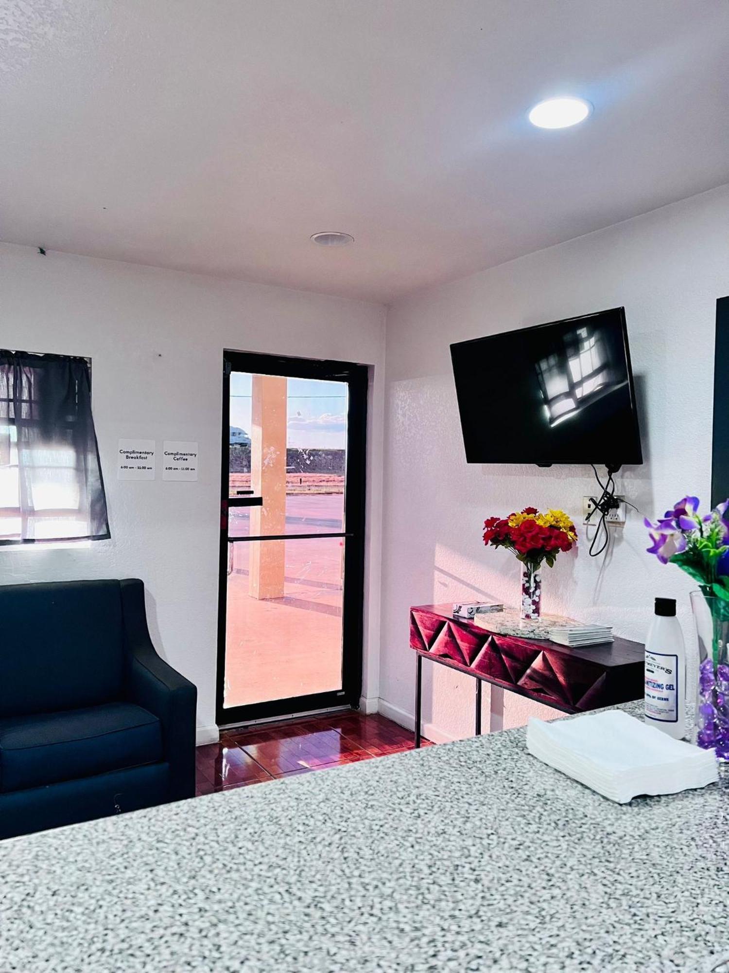 Oyo Garden Inn And Suites Pearsall I-35 East Ngoại thất bức ảnh